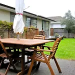 Tower Junction Motor Lodge- Motel With Airport And Railway Station Shuttle Service