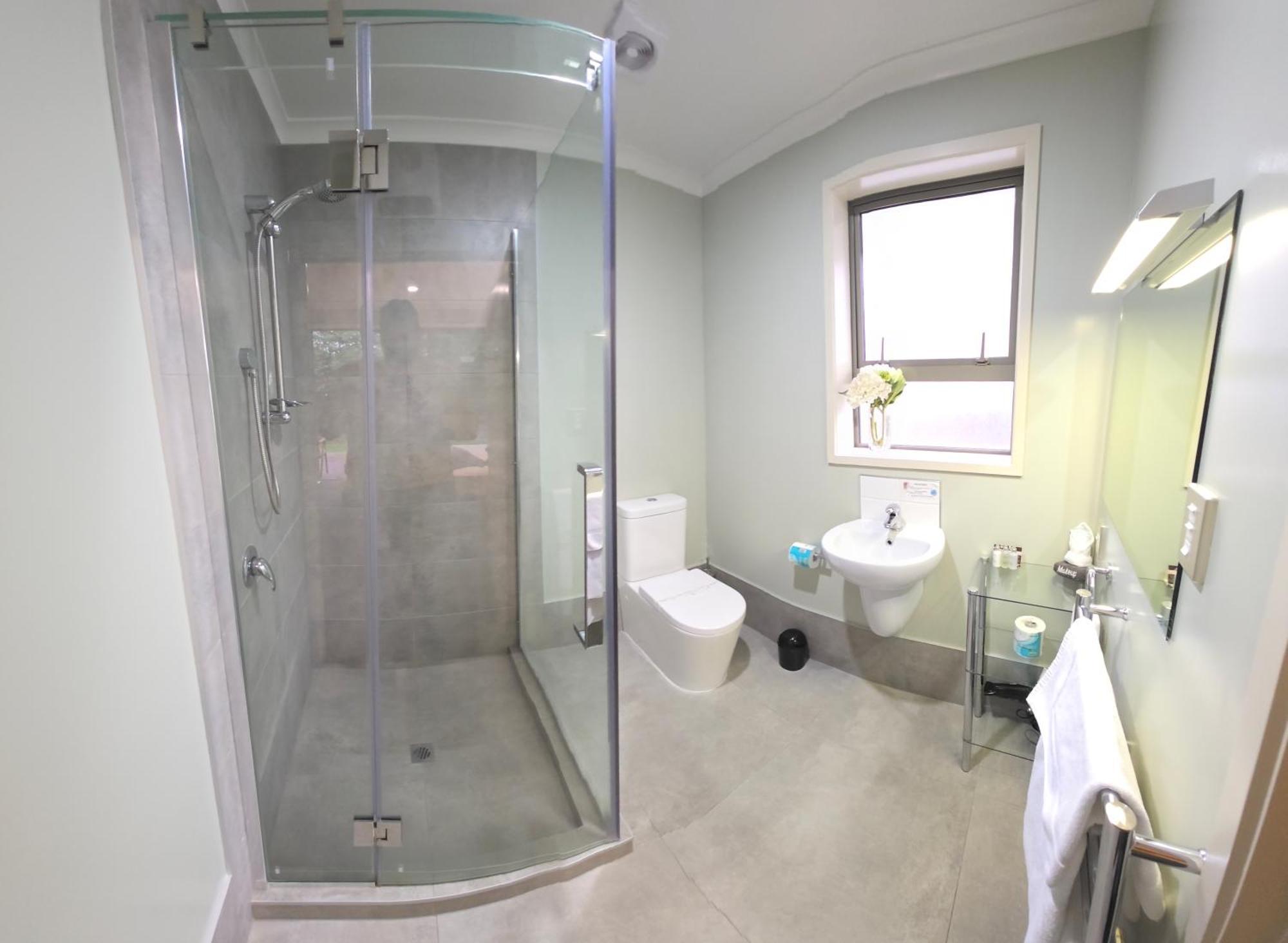 Tower Junction Motor Lodge: With Free Railway Shuttle 4* Christchurch