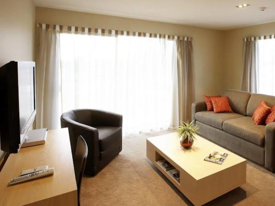 Tower Junction Motor Lodge: With Free Railway Shuttle Motel