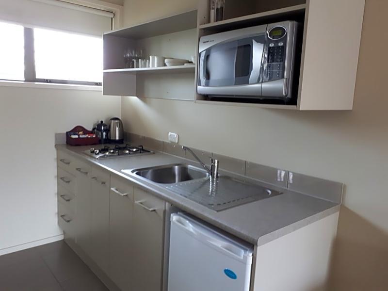 Motel Tower Junction Motor Lodge: With Free Railway Shuttle